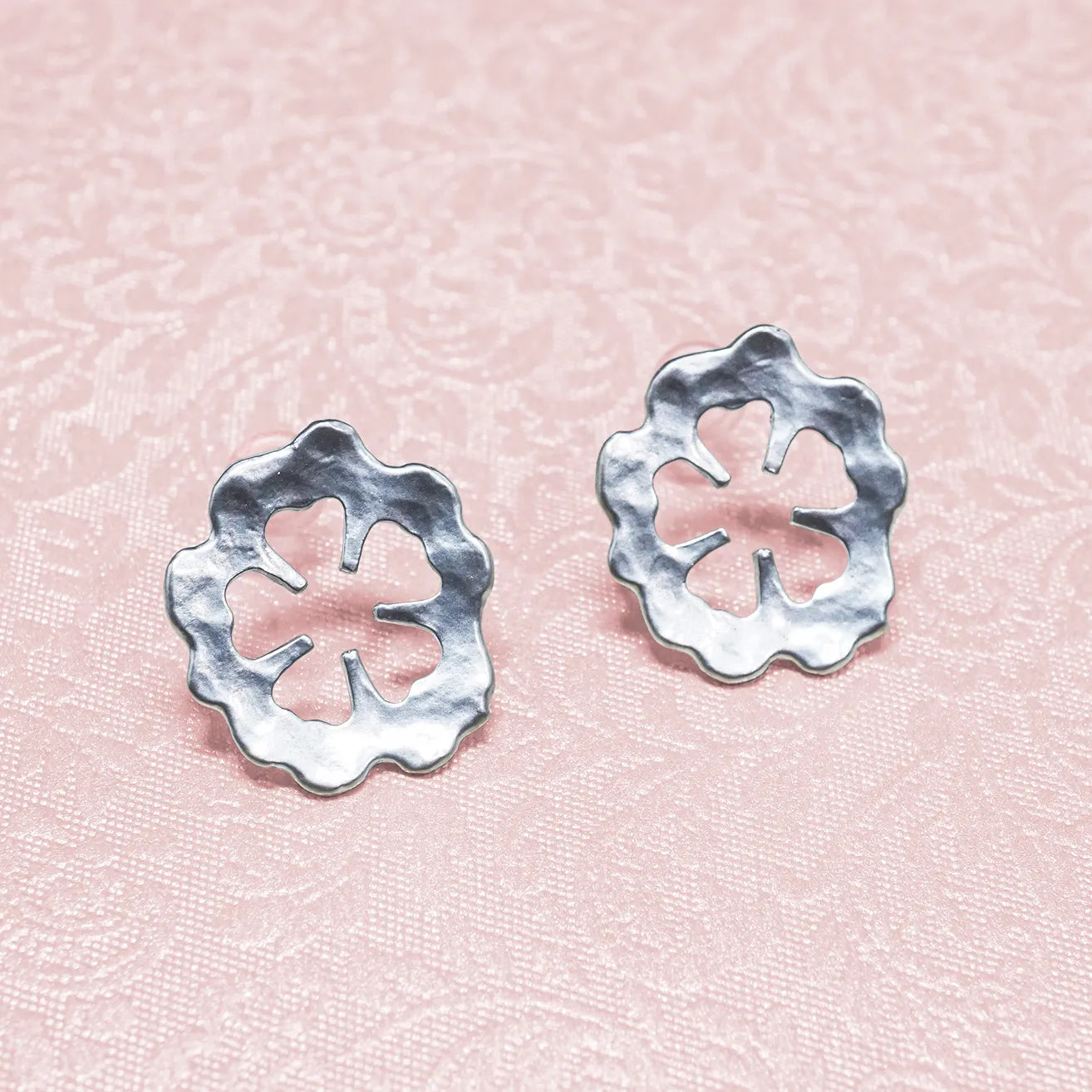 L221003 studio CLIP 四葉草通花金屬穿針耳環