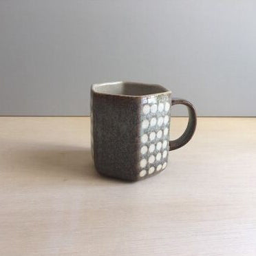 L2211-018 (預訂) 日本製 美濃焼馬克杯 (六角形波點圖案) ; (Pre-order) Mino-yaki mug in hexagon & dot pattern